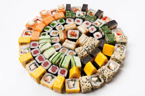 Sushi, maki és tekercs elszigetelt fehér background — Stock Fotó
