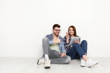 Çift dijital tablet ile satınalma siparişi