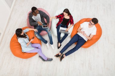 Farklı kişi araçları, üstten görünüm kullanma