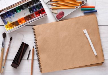 Çizim araçları, kırtasiye, işyeri sanatçı