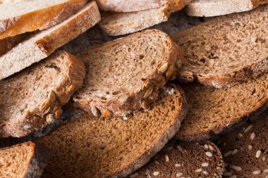 Fırın kavramı. Dilimlenmiş ekmek arka plan bol