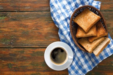 Kahvaltı arka plan, tost ve kahve rustik ahşap, en iyi görünüm