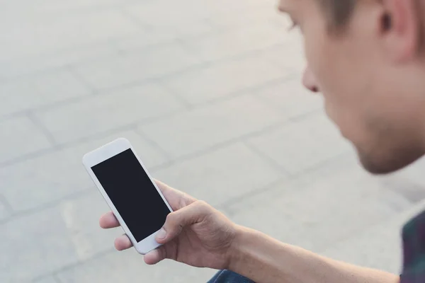 Homem usando smartphone vista superior, mockup — Fotografia de Stock