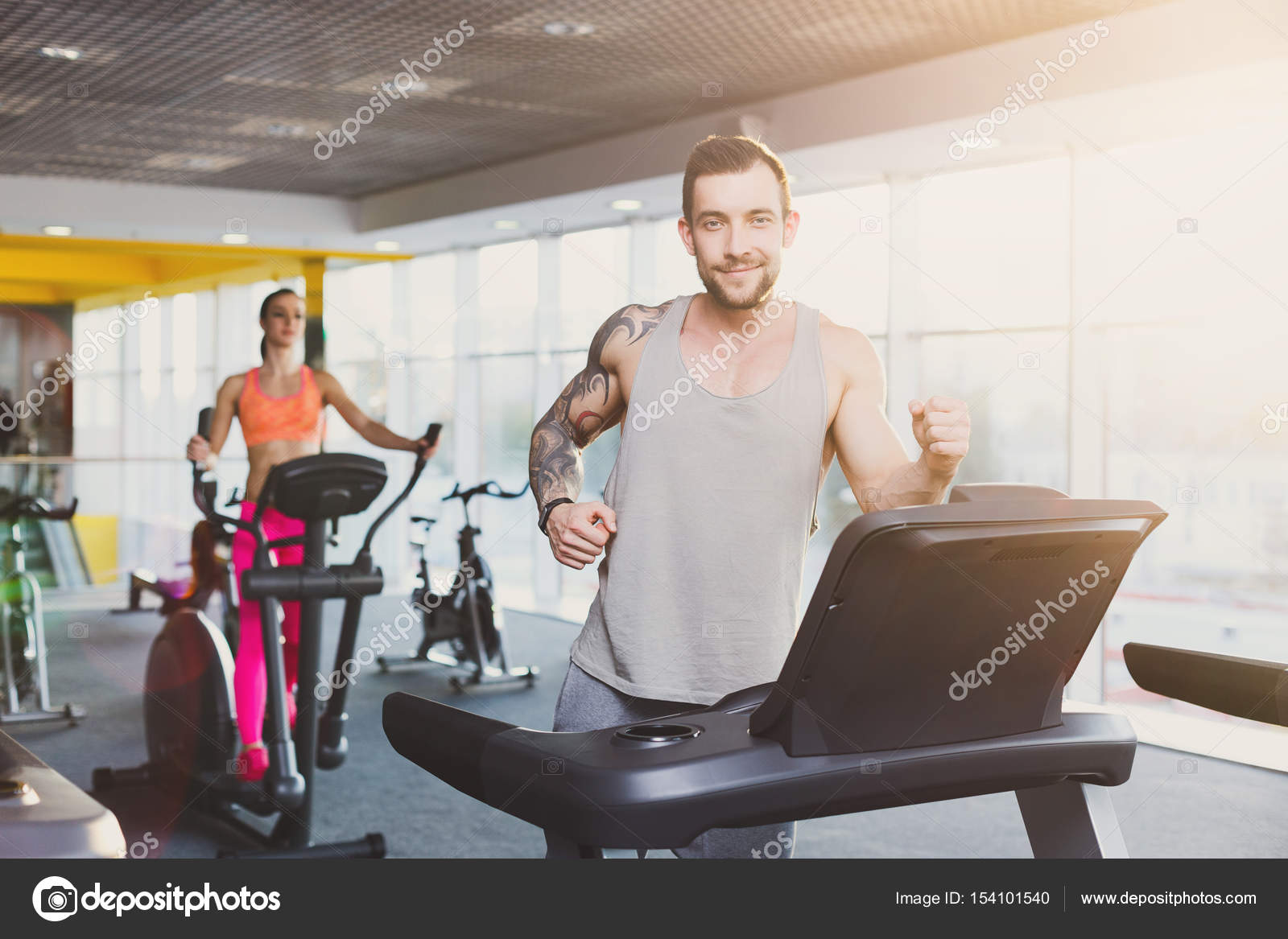 Erkek spor salonunda standart eğitim programı Erkek spor salonunda standart eğitim programı