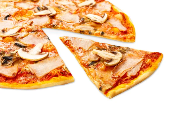 美味的披萨，火腿和孤立的蘑菇 — 图库照片