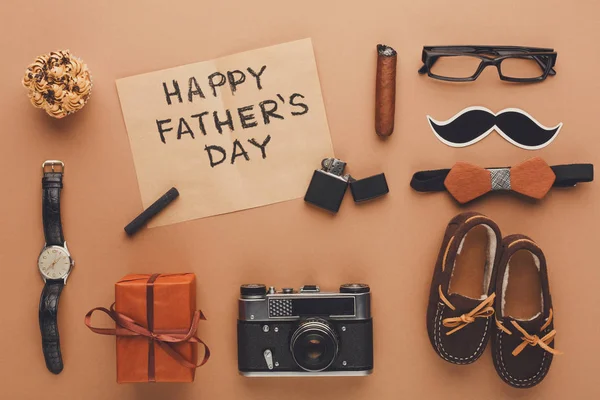 Carte Happy Fathers Day sur fond de texture liège — Photo