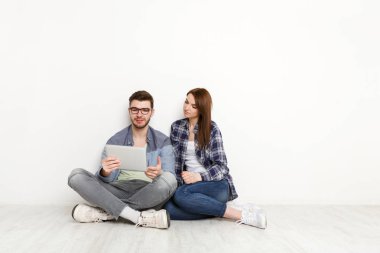 Çift dijital tablet ile satınalma siparişi