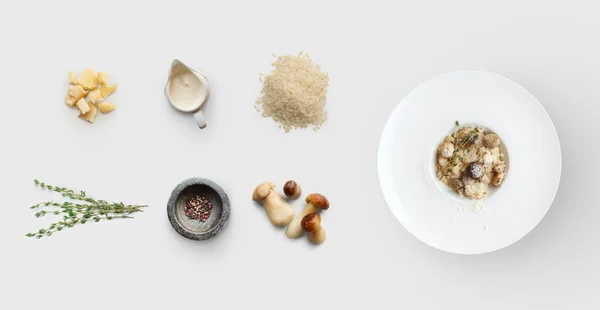 Matlagning ingredienser för italiensk risotto med svamp isolerade — Stockfoto