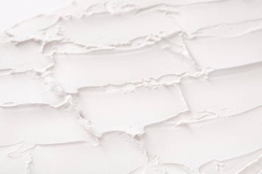 Beyaz tuğla duvar, sıva desen dokulu