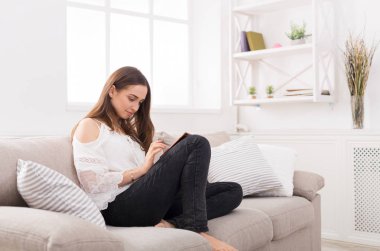 Kız evde online sohbet