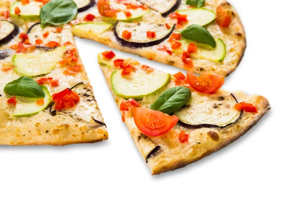 Vegetarische Pizza mit Auberginen und Zucchini — Stockfoto