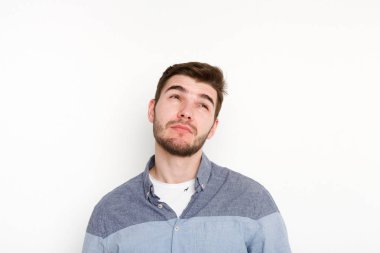 Rüya, uzağa arıyorsunuz düşünceli adam