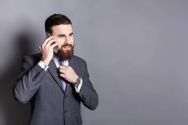 Evet neşeli sakallı işadamı — Stok fotoğraf