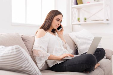 Evde çalışan güzel serbest meslek