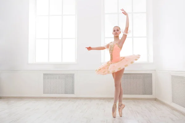Ballet student exercising in ballet costume — Stock Photo, Image