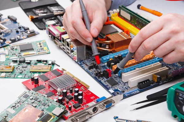 Multimetre ile anakart kontrol mühendisi