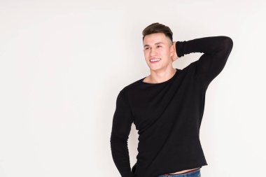 Stüdyo portre, çocuk stil genç yakışıklı adam