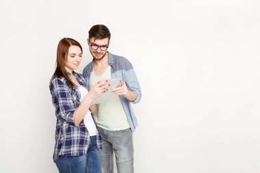 Çift dijital tablet ile satınalma siparişi