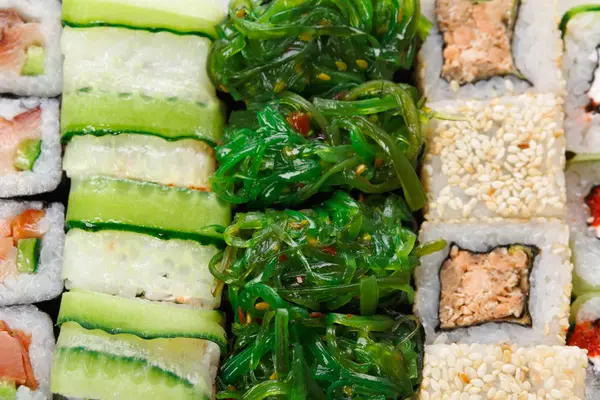 Zestaw Sushi zbliżenie, japońskie jedzenie — Zdjęcie stockowe