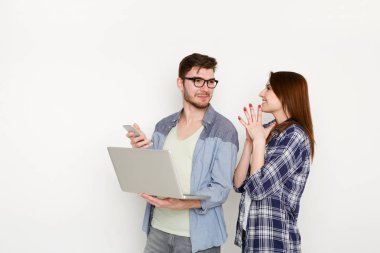 Dizüstü bilgisayar ile satınalma sipariş Çift