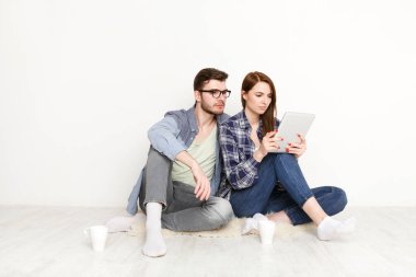 Çift dijital tablet ile satınalma siparişi