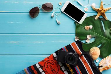 Tatil arka plan kopya alanı ile mavi ahşap, en iyi görünümü üzerinde