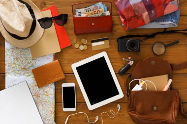 Modern teknolojiler ve seyahat kavramı