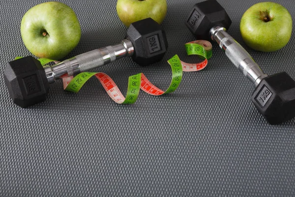 Fitness equipment and healthy lifestyle concept — Stock Photo, Image