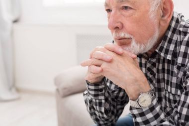 Dalgın yaşlı adam portre, kopya alanı