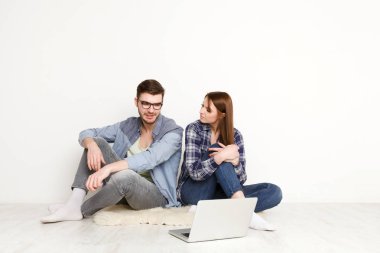 Dizüstü bilgisayara satınalma sipariş Çift