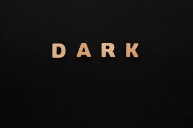 Word koyu siyah arka plan üzerine