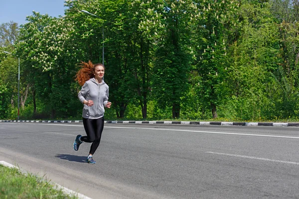 Fiatal nő, jogging út, másol hely — Stock Fotó