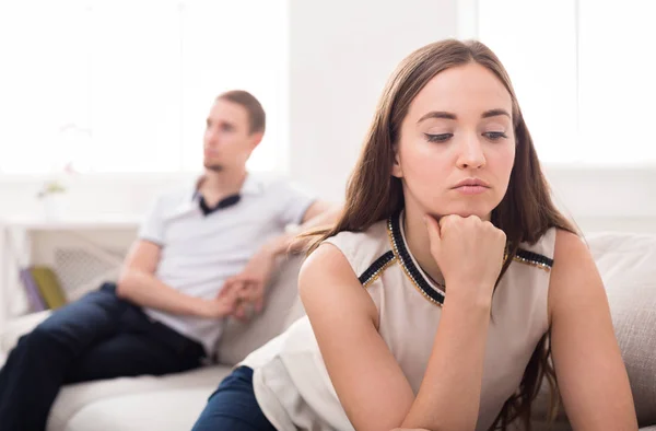 Young couple quarreling at home — Stock Photo, Image