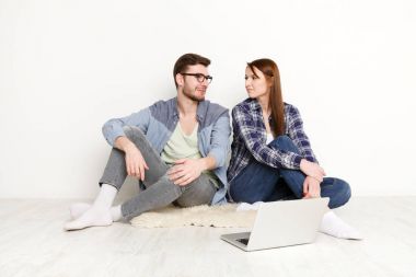 Dizüstü bilgisayara satınalma sipariş Çift