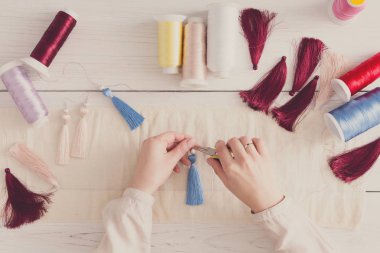 El yapımı küpe yapımı, ev atölye