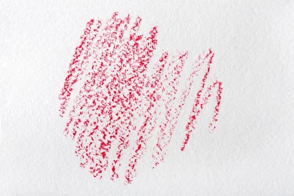 Детская живопись восковым карандашом на белой бумаге — стоковое фото