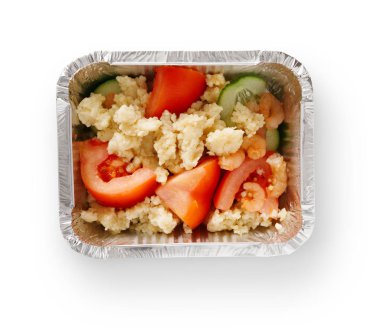 Sağlıklı gıda kutularında, diyet kavramı. Pirinç, domates, salatalık ve karides