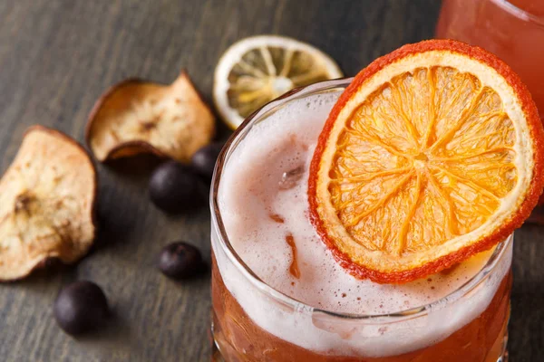 Blood orange margarita cocktail at wooden background — Stock Photo, Image