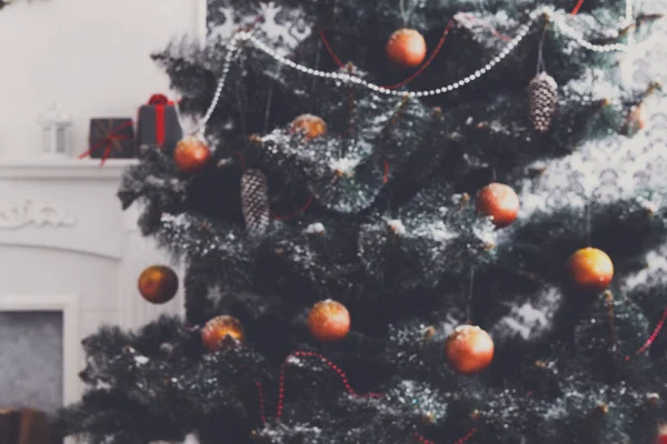 Árbol decorado de Navidad, de cerca — Foto de Stock