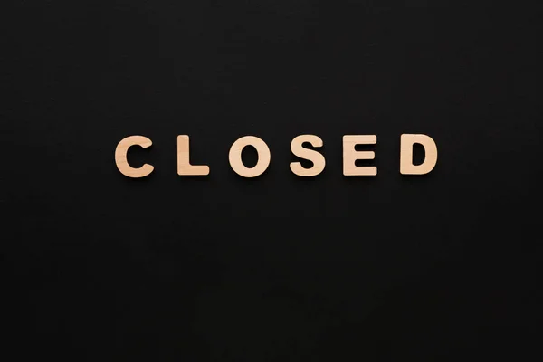 Word Closed on black background — Stock Photo, Image