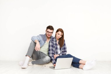 Çift ev iç tasarım projesi tartışmak