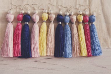 Renkli Püskül küpe çeşitler