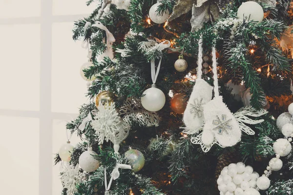 Moderna julgran dekoration bakgrund — Stockfoto