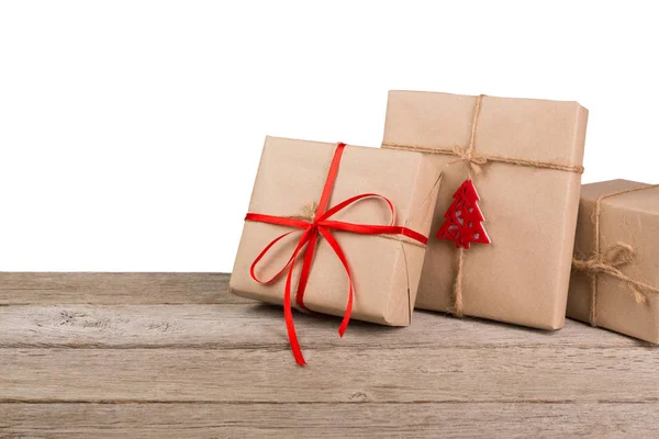 Κουτιά δώρο διακοπών Χριστουγέννων στην Πράσινη Βίβλο για λευκό ξύλο — Φωτογραφία Αρχείου