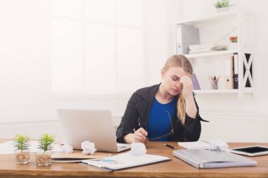 Yorgun hamile işkadını kopya ofis