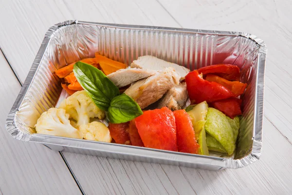 İşyerinde ofiste sağlıklı iş yemeği