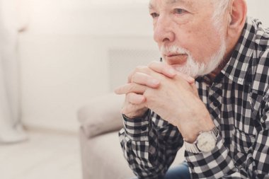 Dalgın yaşlı adam portre, kopya alanı