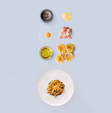 İtalyan gıda, carbonara, izole üzerinde mavi arka plan için pişirme malzemeler