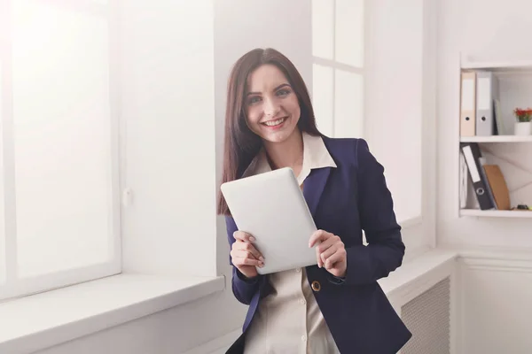 Business woman with digital tablet, communication — Stock Photo, Image