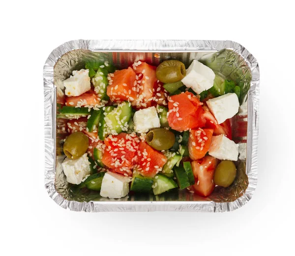 Sağlıklı gıda kutularında, diyet kavramı. Salata, cuted domates, zeytin, cucmbers, beyaz susam ile